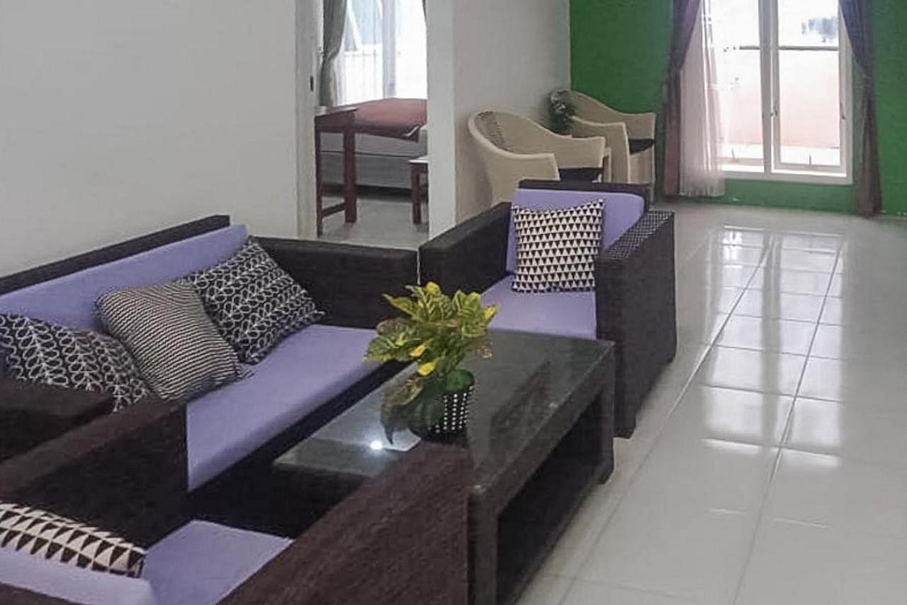 Syafa Homestay Syariah Mitra Reddoorz Tuban  エクステリア 写真