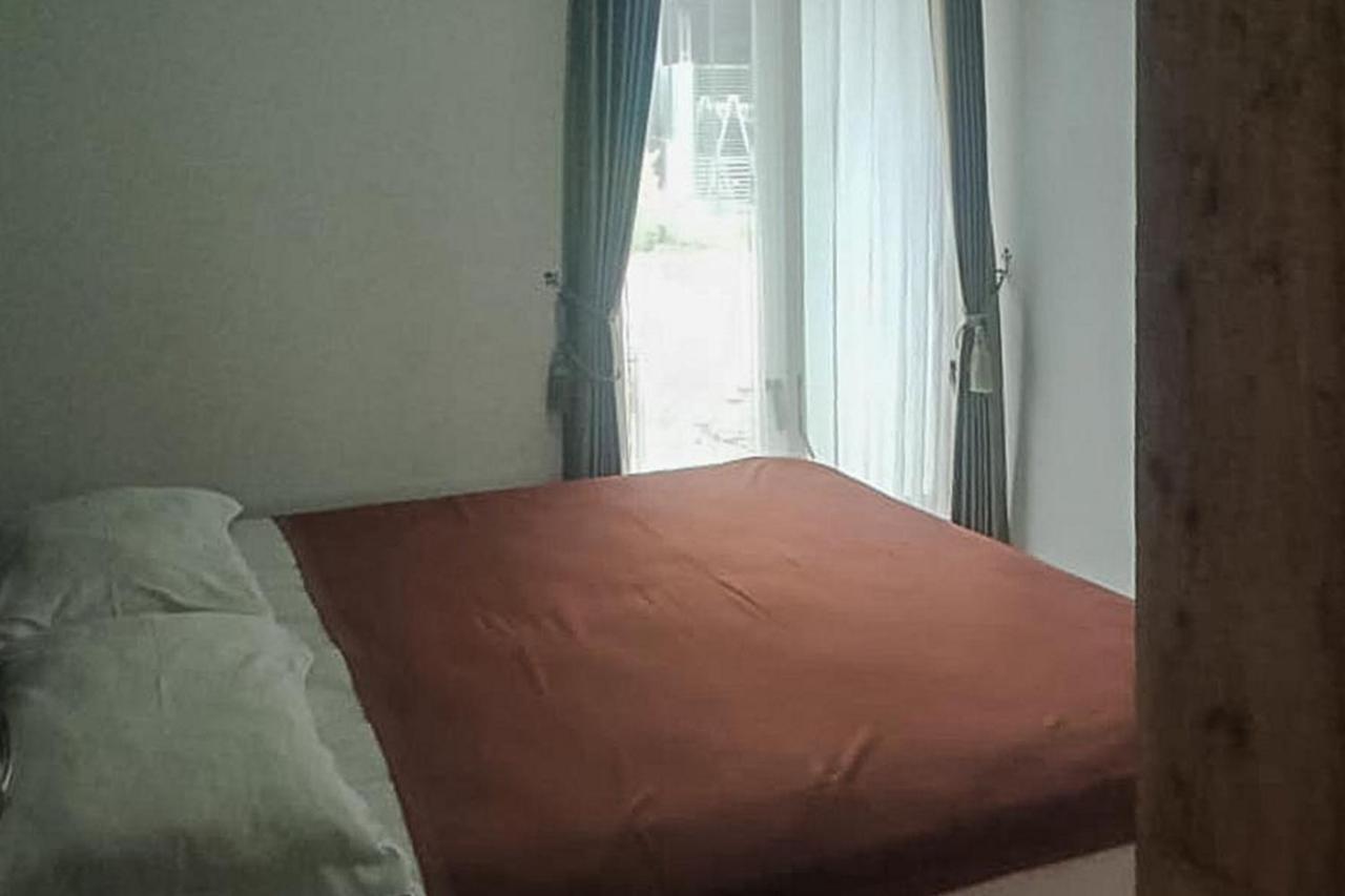 Syafa Homestay Syariah Mitra Reddoorz Tuban  エクステリア 写真