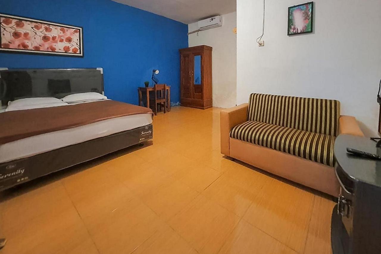 Syafa Homestay Syariah Mitra Reddoorz Tuban  エクステリア 写真