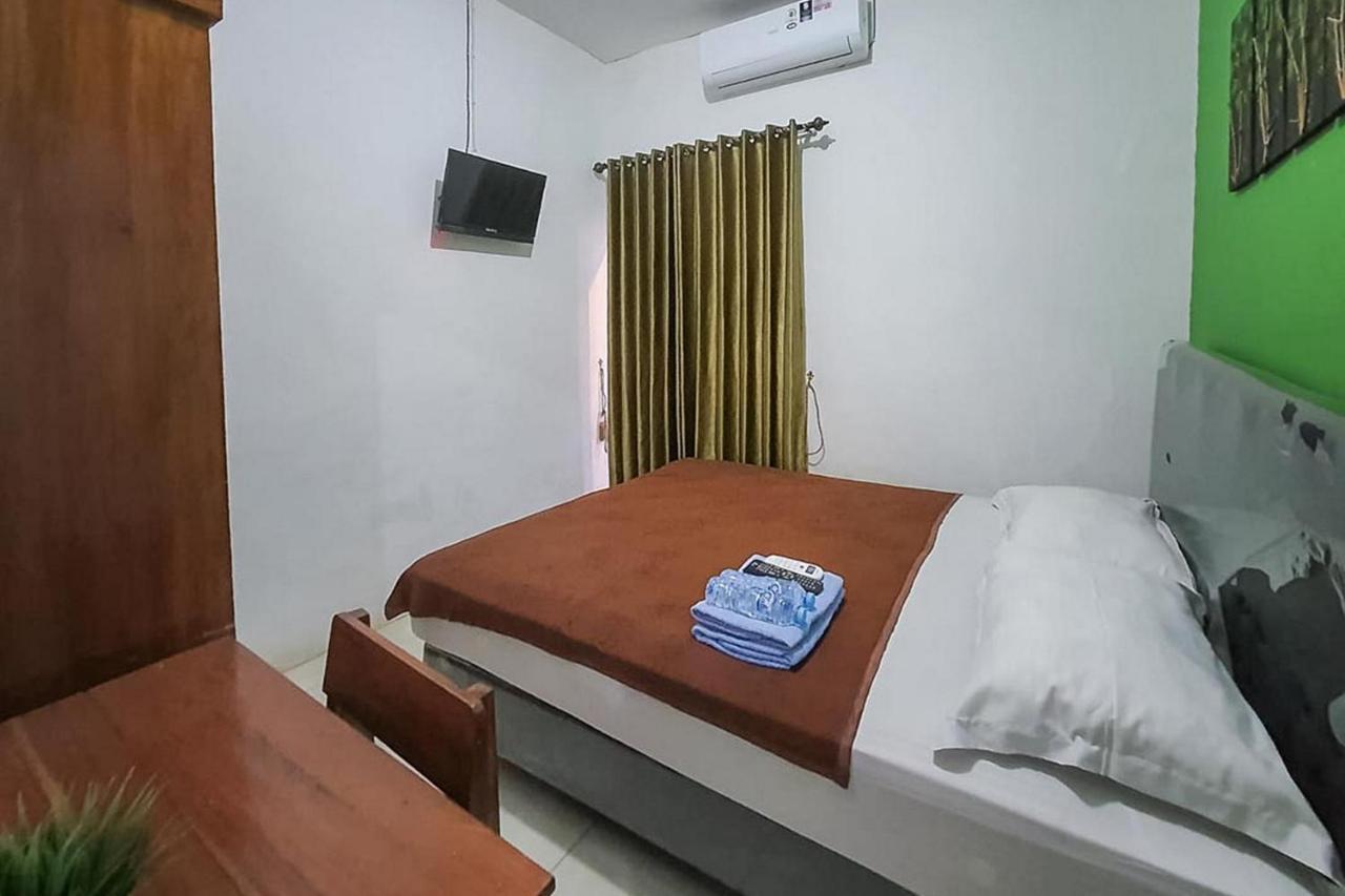Syafa Homestay Syariah Mitra Reddoorz Tuban  エクステリア 写真