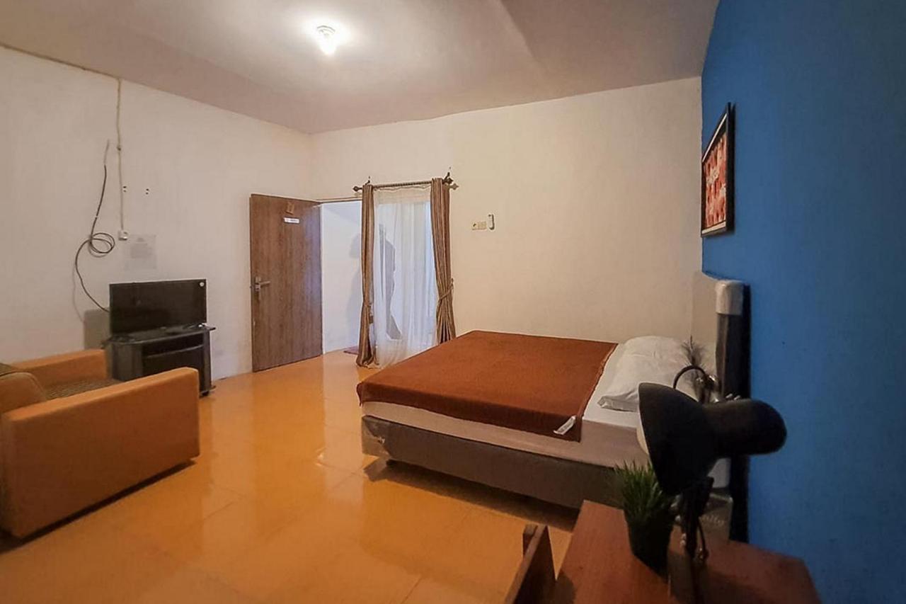 Syafa Homestay Syariah Mitra Reddoorz Tuban  エクステリア 写真